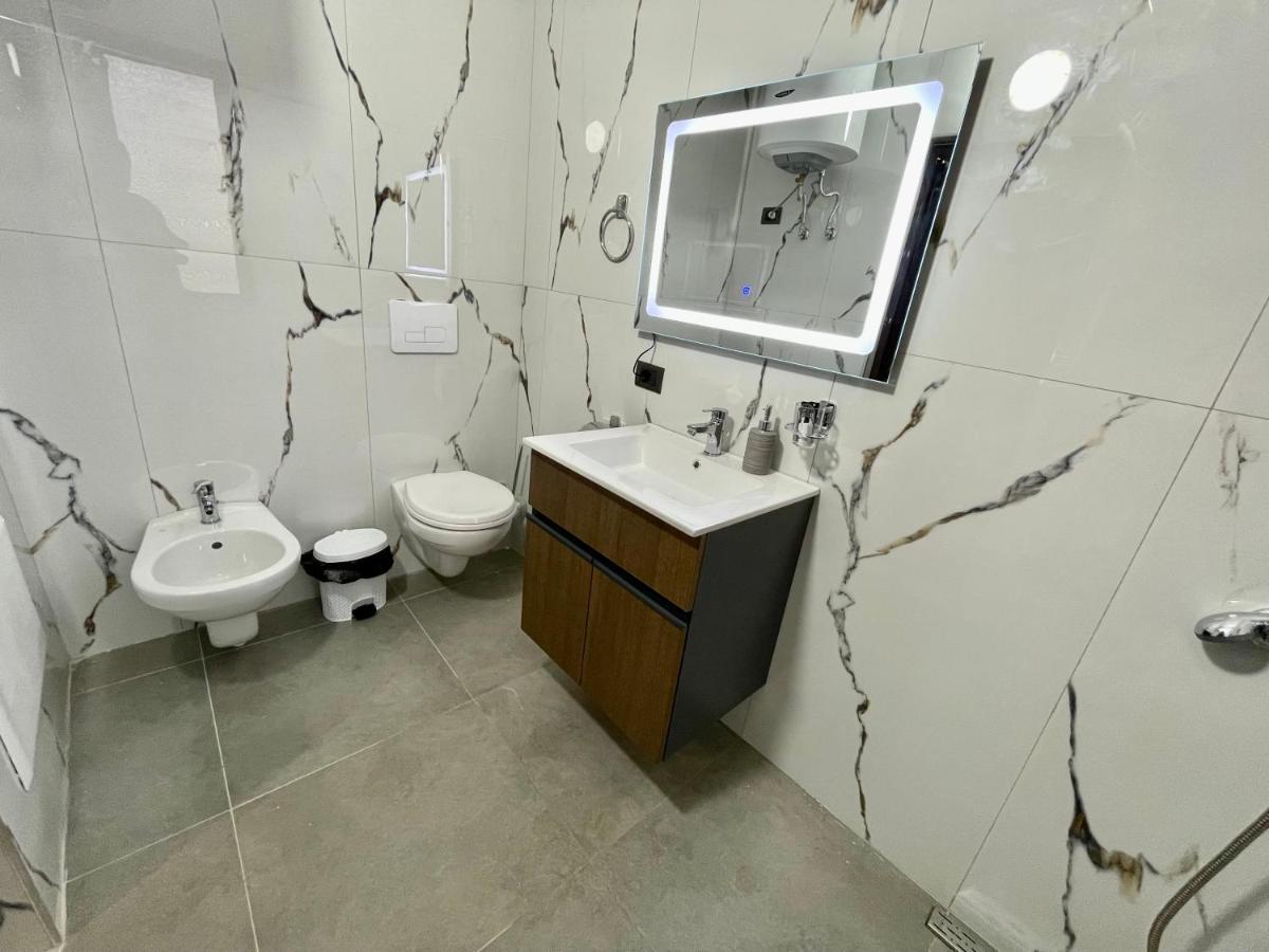 Keon Superb Studio Apartament Tirana Eksteriør billede