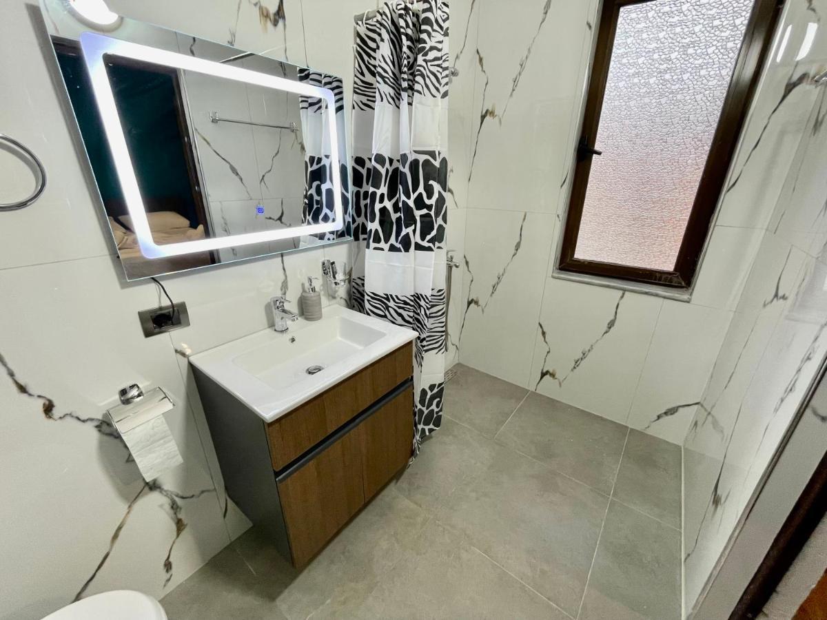 Keon Superb Studio Apartament Tirana Eksteriør billede
